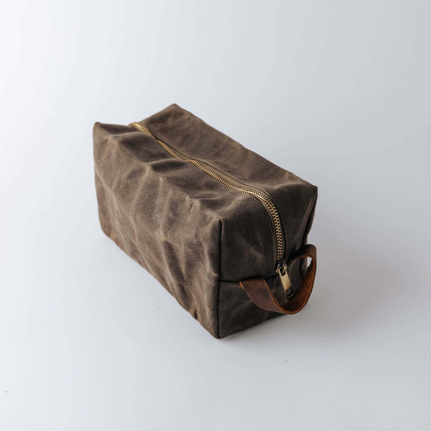 https://cdn.shopify.com/s/files/1/0018/4706/6660/products/DoppKit-2.jpg?v=1754820746