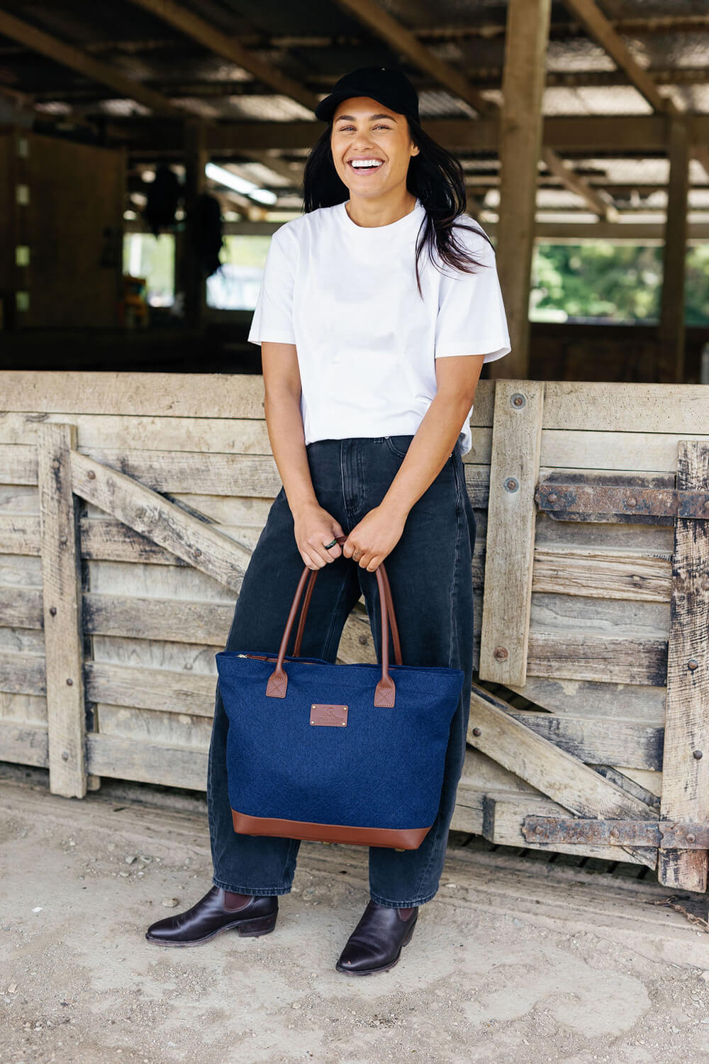 https://cdn.shopify.com/s/files/1/0666/1219/9481/files/Kaituna_ridges_totes_lindie_hawes_photography-107.jpg?v=1763065454