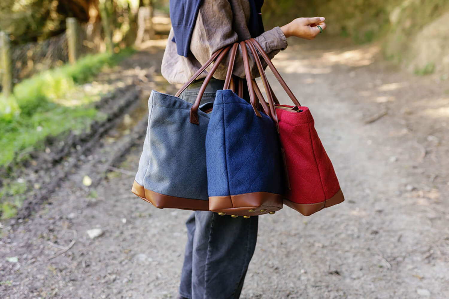 https://cdn.shopify.com/s/files/1/0666/1219/9481/files/Kaituna_ridges_totes_lindie_hawes_photography-113.jpg?v=1763065454