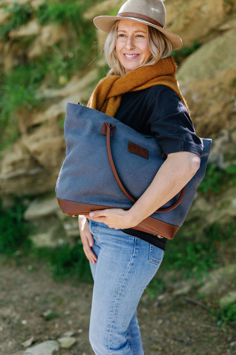 https://cdn.shopify.com/s/files/1/0666/1219/9481/files/Kaituna_ridges_totes_lindie_hawes_photography-117_856985ab-3a12-47c0-94e4-9751c0e9efb0.jpg?v=1764884371