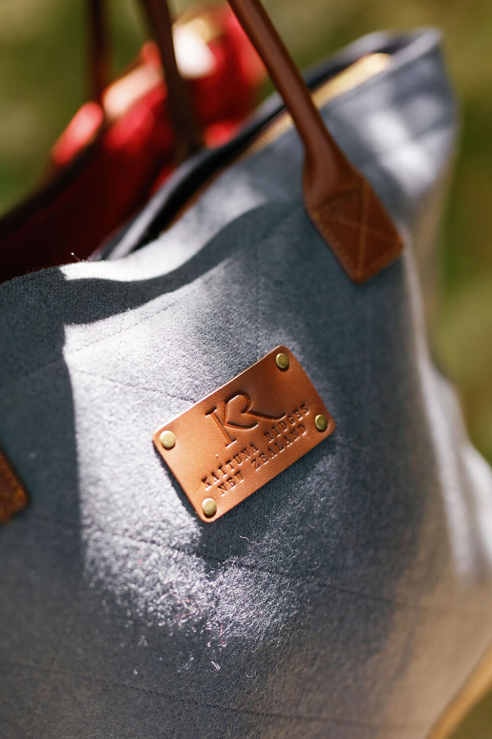 https://cdn.shopify.com/s/files/1/0666/1219/9481/files/Kaituna_ridges_totes_lindie_hawes_photography-144_34ff6428-77ed-4ed2-a0be-693d39b1ddeb.jpg?v=1764884371