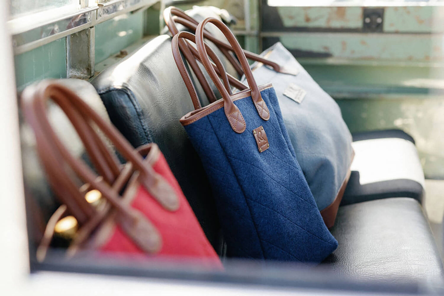 https://cdn.shopify.com/s/files/1/0666/1219/9481/files/Kaituna_ridges_totes_lindie_hawes_photography-149_8513bbc8-a13a-4637-a95d-e300e4c5e382.jpg?v=1764884371