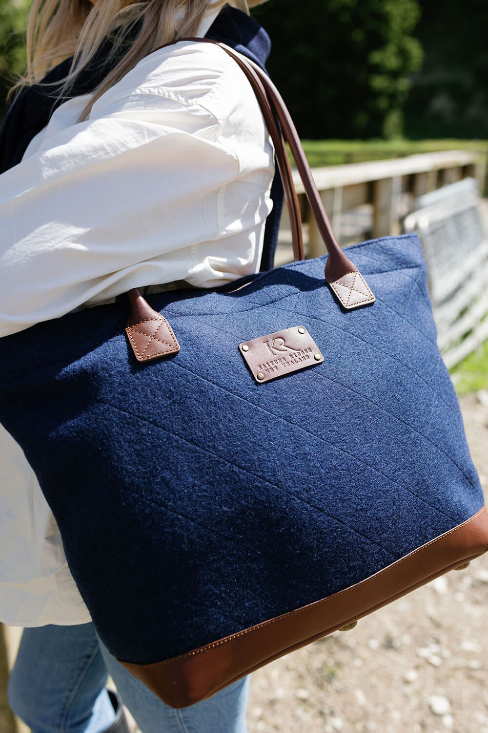 https://cdn.shopify.com/s/files/1/0666/1219/9481/files/Kaituna_ridges_totes_lindie_hawes_photography-52_263509bc-3133-4dc6-b002-3584f34b2623.jpg?v=1763065489