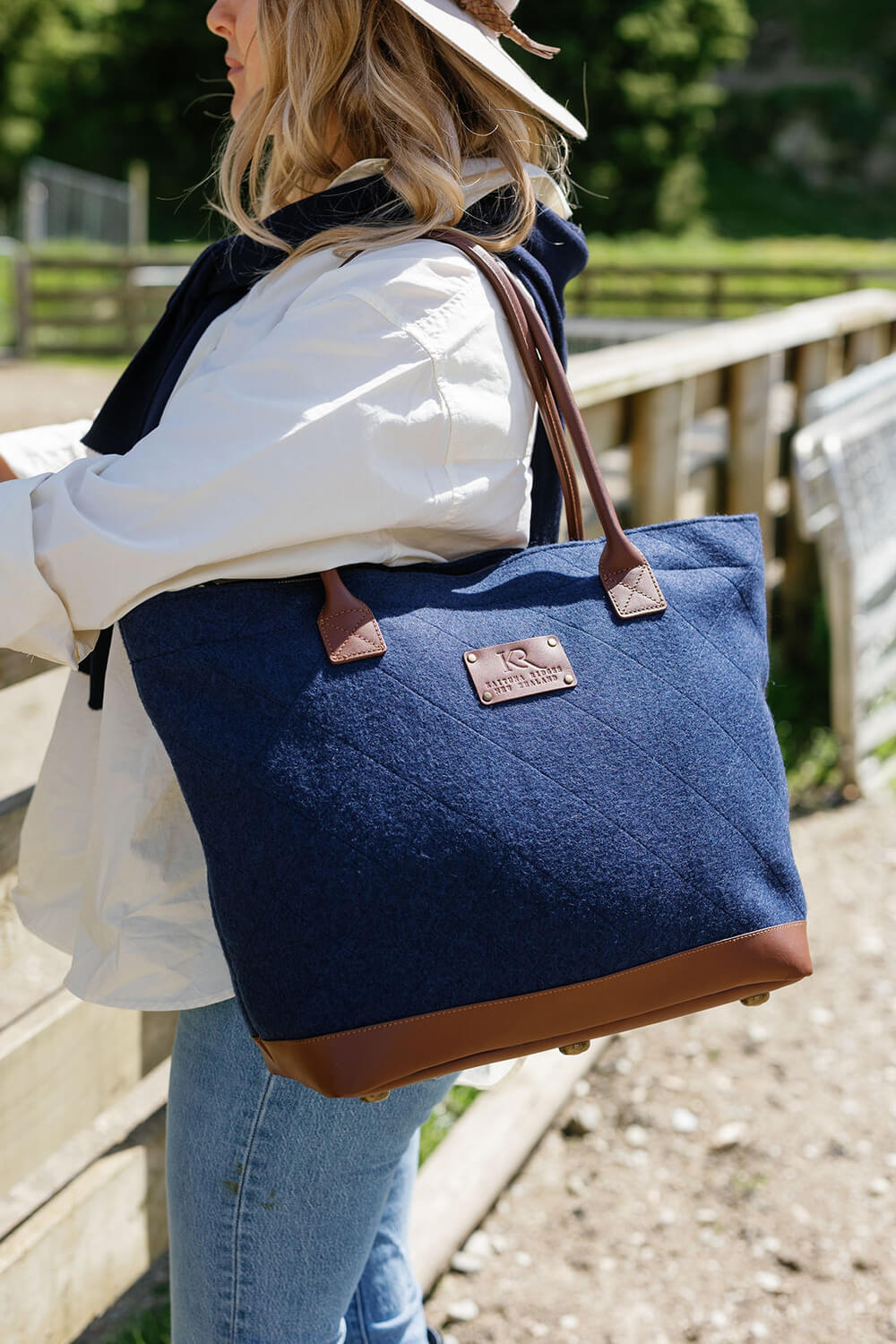 https://cdn.shopify.com/s/files/1/0666/1219/9481/files/Kaituna_ridges_totes_lindie_hawes_photography-54_bd55ab77-0023-408c-b7ea-aa89d9a07667.jpg?v=1763065454