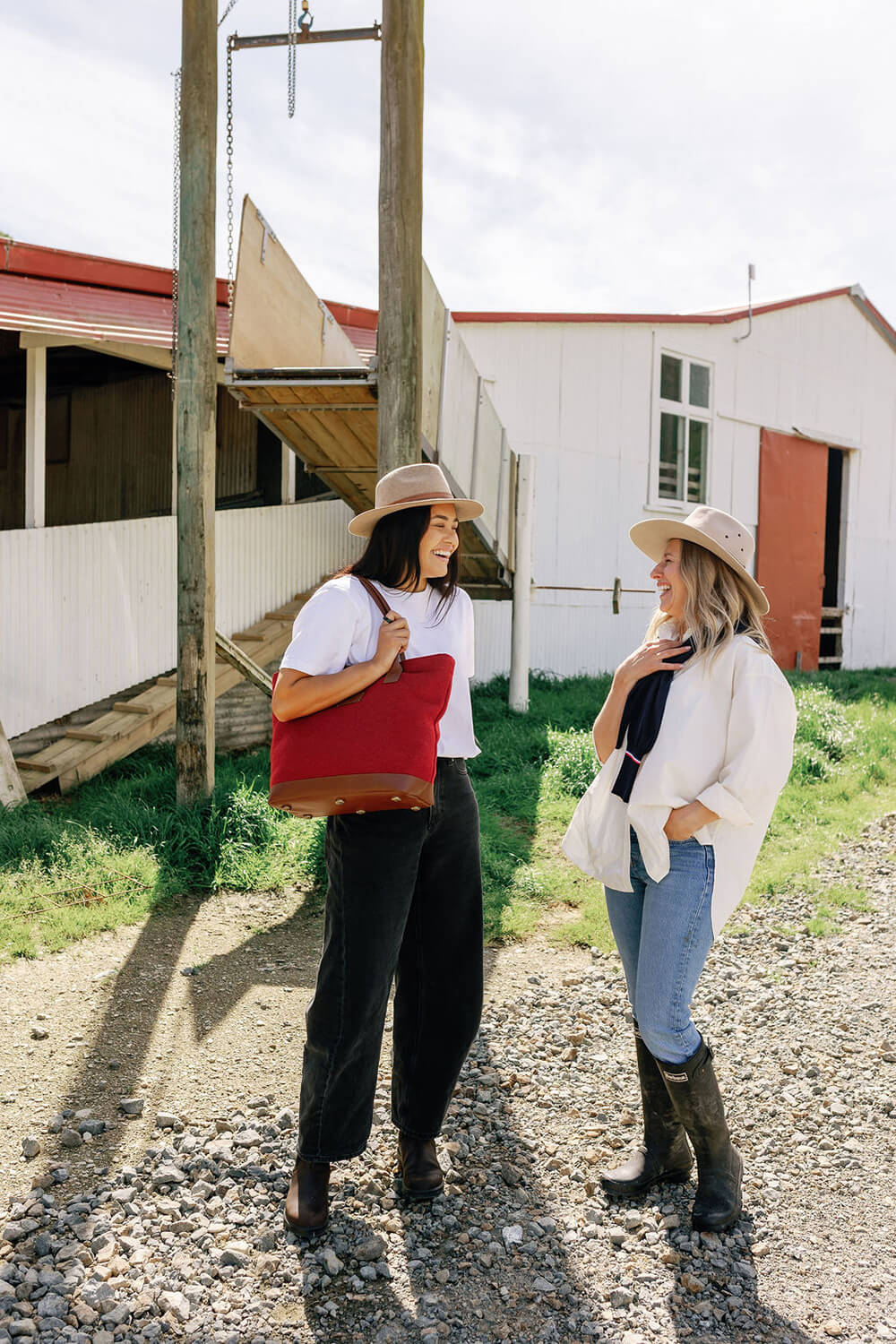 https://cdn.shopify.com/s/files/1/0666/1219/9481/files/Kaituna_ridges_totes_lindie_hawes_photography-8.jpg?v=1763065454