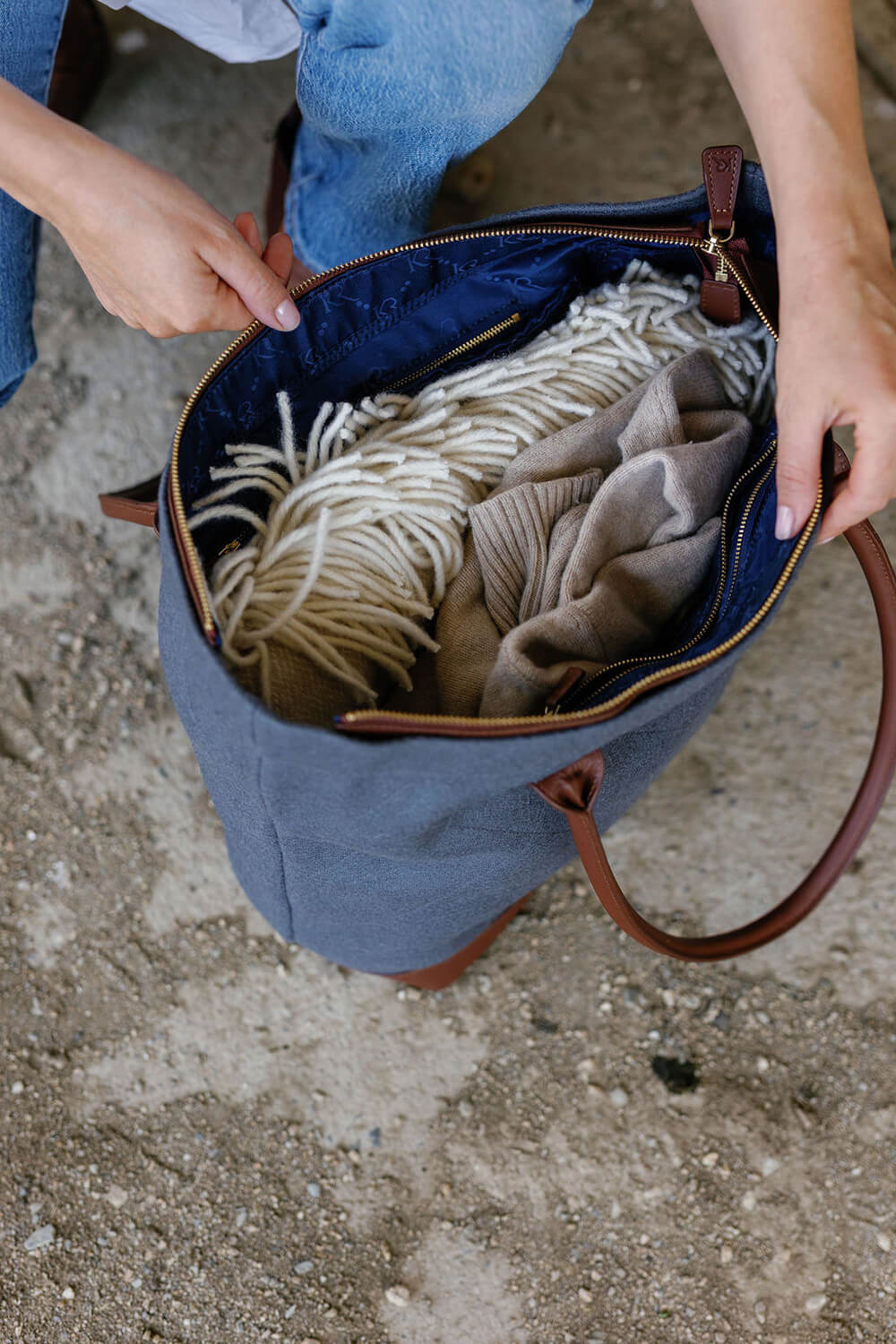 https://cdn.shopify.com/s/files/1/0666/1219/9481/files/Kaituna_ridges_totes_lindie_hawes_photography-96_f3615944-85e8-4ccd-9a6f-b9671c398460.jpg?v=1764884371