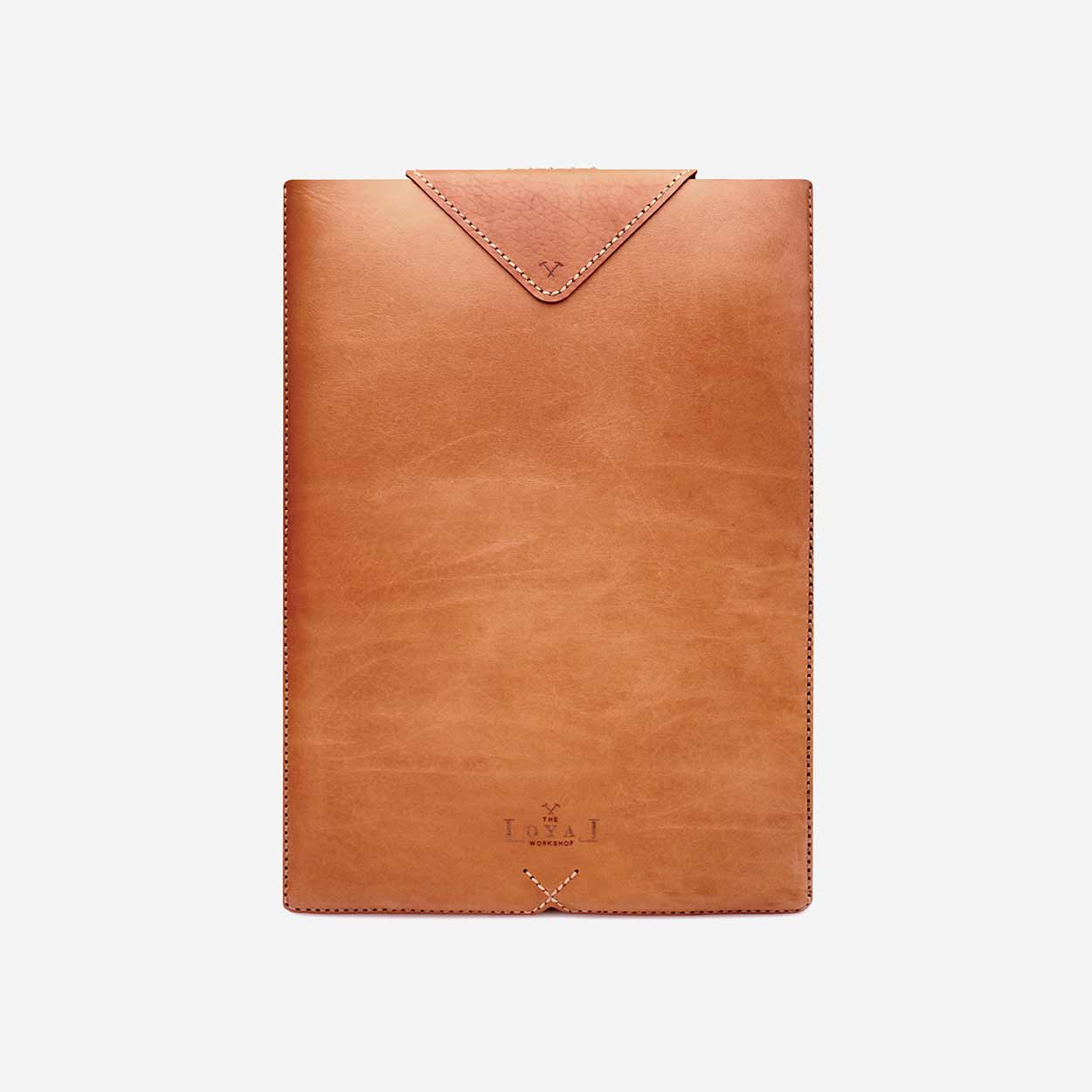 https://cdn.shopify.com/s/files/1/0746/9767/0945/products/the-loyal-workshop-ethical-leather-Laptop-Sleeve-Cognac-6.jpg?v=1683082823